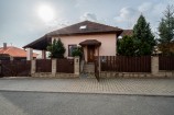 Pronájem RD 9+1 (UP cca 314 m2) se zahradou, altánem a krytým parkovacím stáním v Babicích u Rosic, okres Brno-venkov