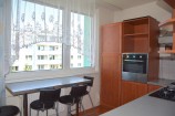 Prodej prostorného bytu 3+1 s balkónem v klidné části města, na ulici Šromova, Brno-Chrlice